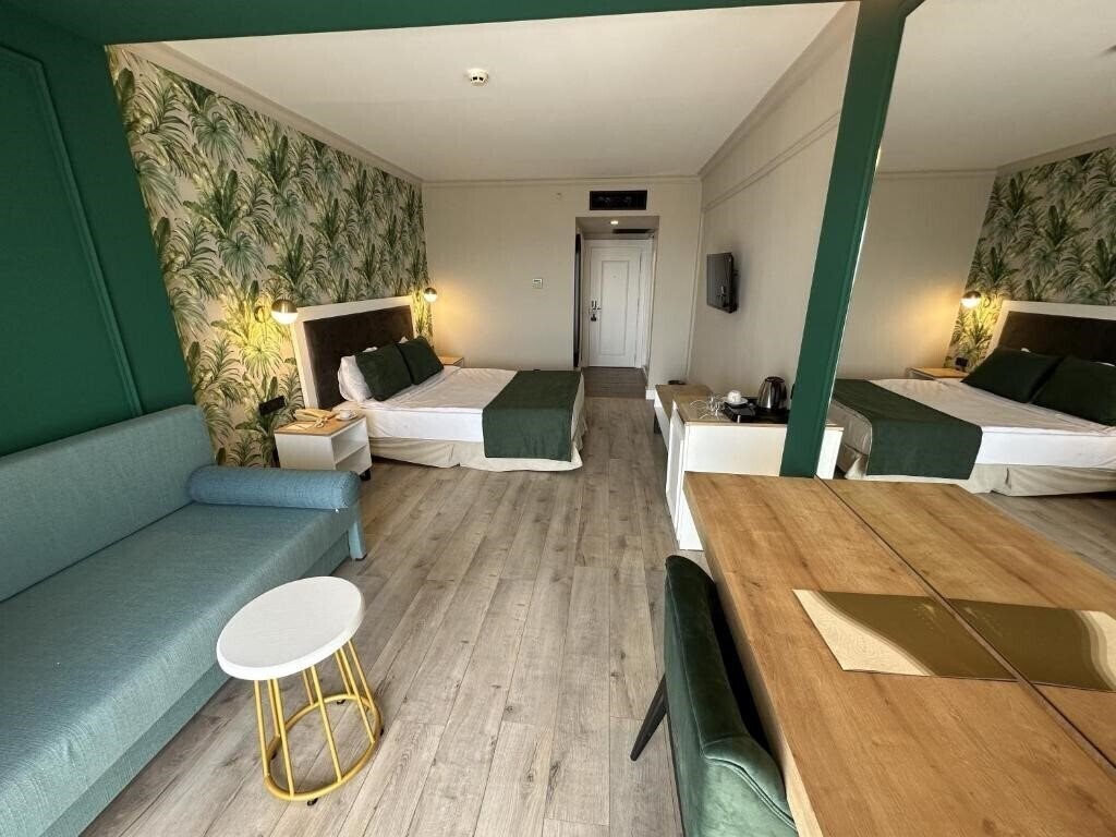 Апартаменты L'Oceanica Beach Resort 5*