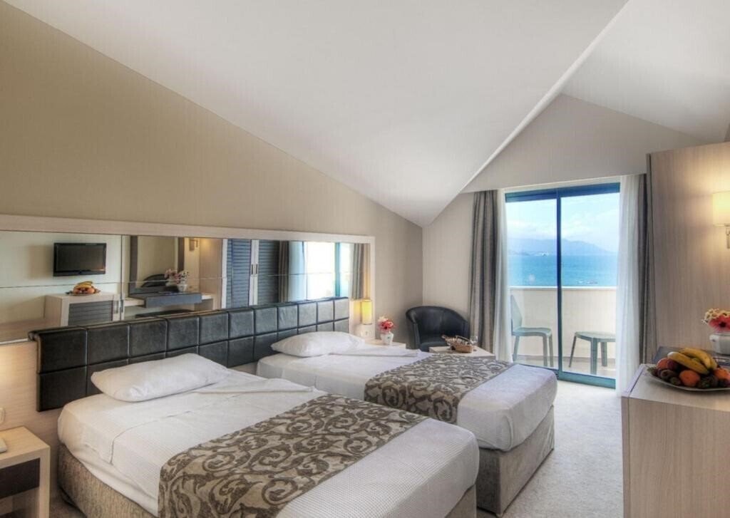 Апартаменты Golden Lotus Hotel 4*