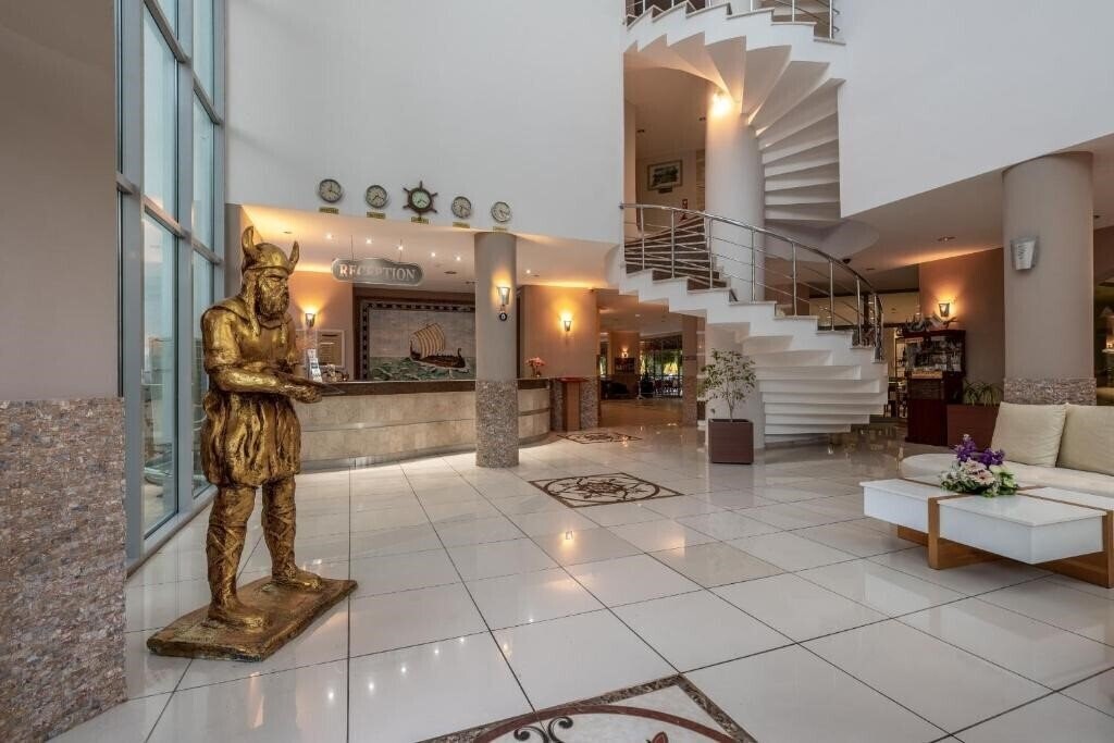 Апартаменти Grand Viking Hotel 4*