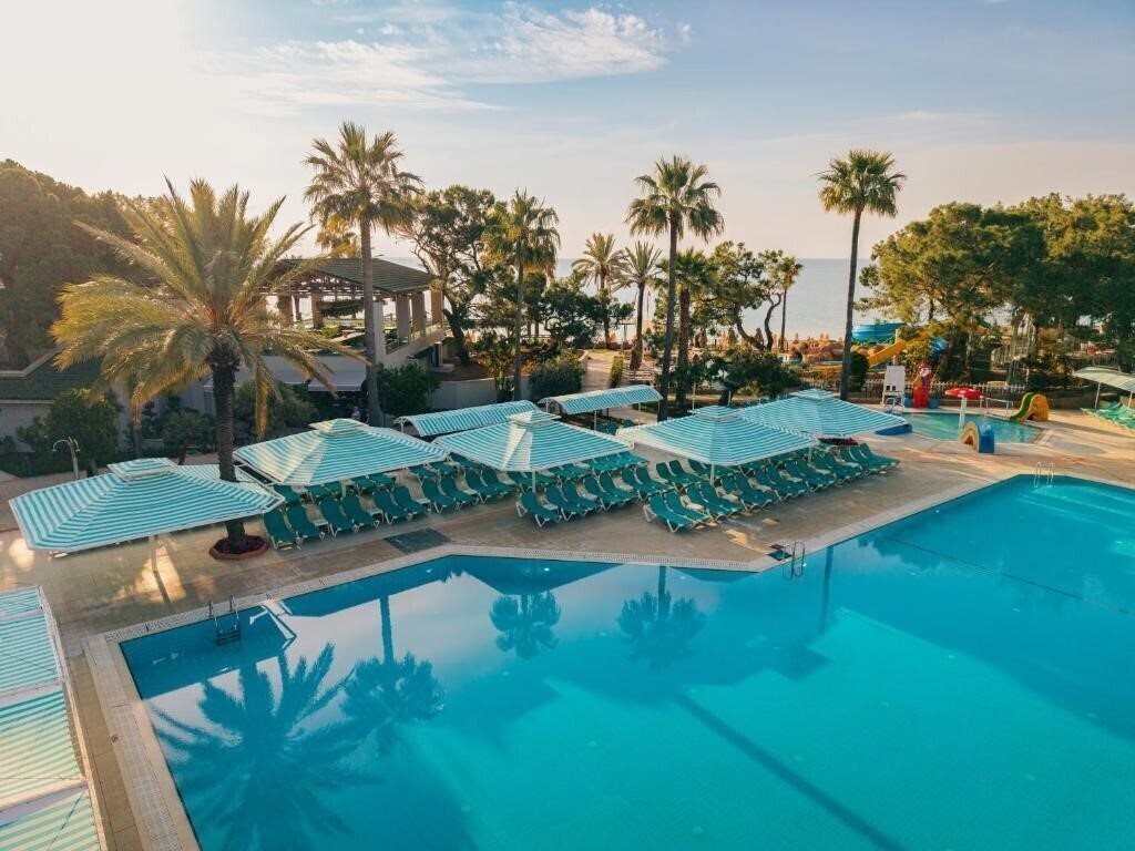 Территория Pirates Beach Club 5*