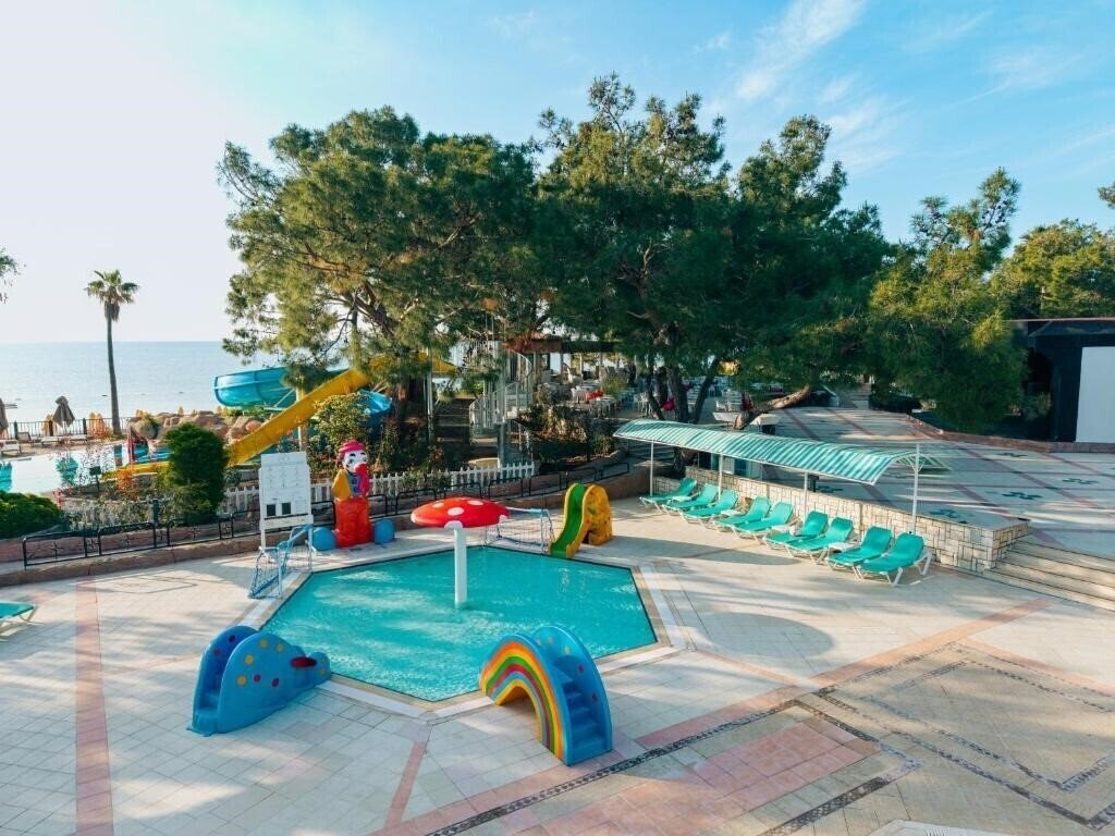 Апартаменты Pirates Beach Club 5*
