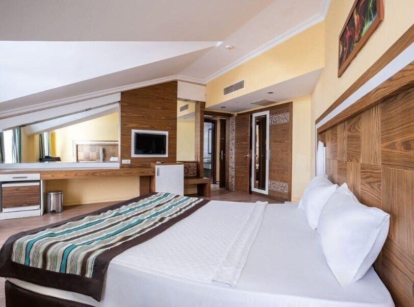 Территория Jura Hotels Kemer Resort (ex. Royal Towers Resort, Selmaral Roxy Premium & SPA, Royal Towers Hotel Kiris ) 4*