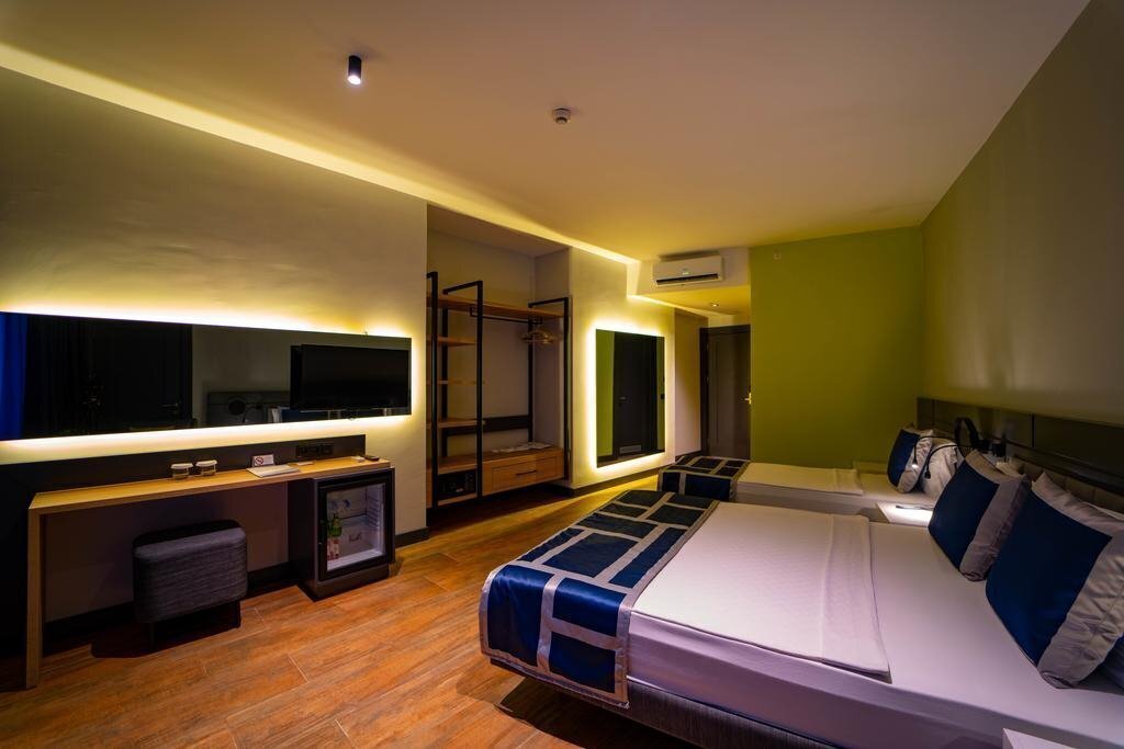 Панорама Noxinn Deluxe Hotel (ex. Nox Inn Deluxe, Nox Inn Beach Resort & SPA, Tivoli Resort & SPA Hotel) 5*