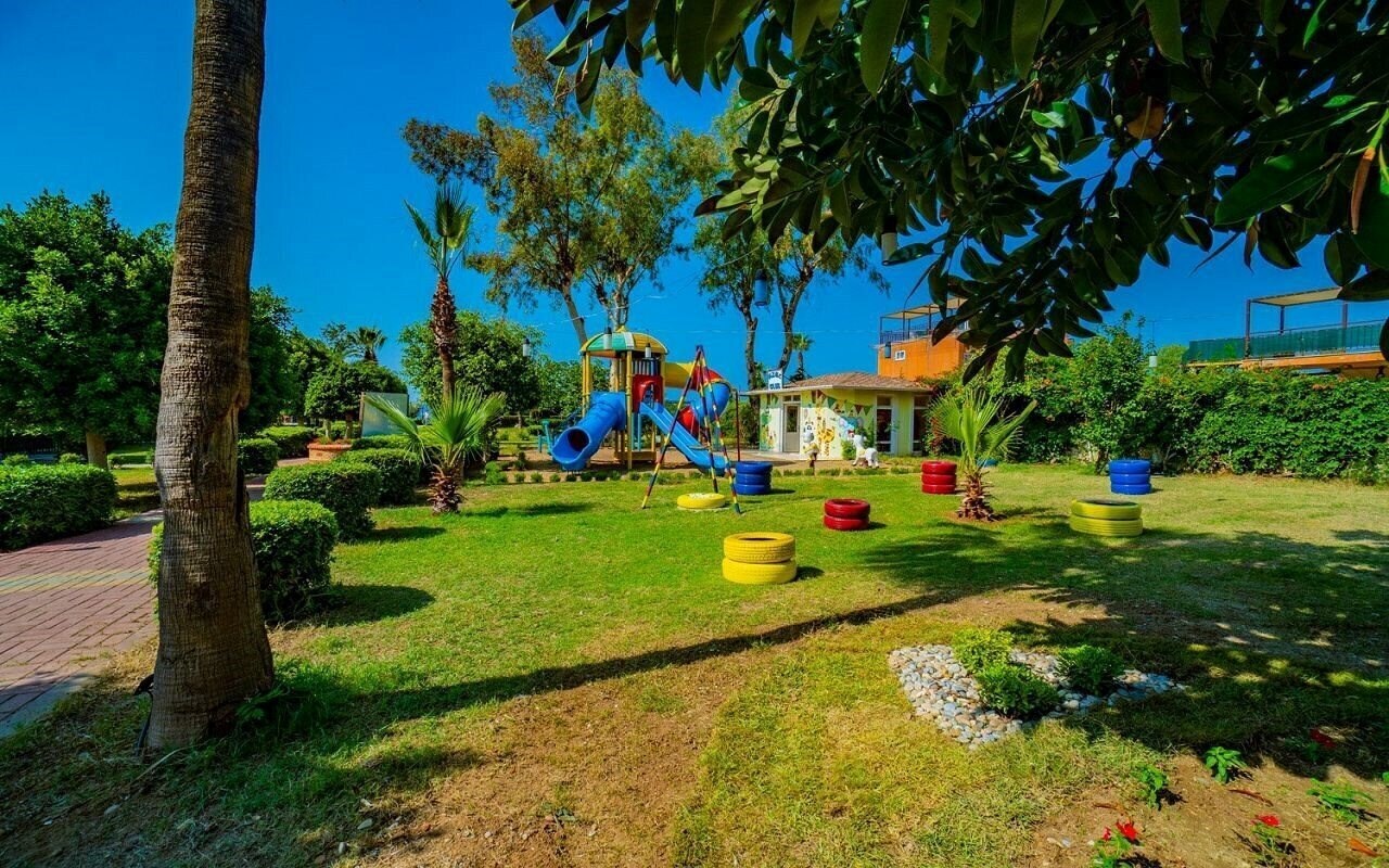 Территория Mediterranean Breeze Hotel 4*