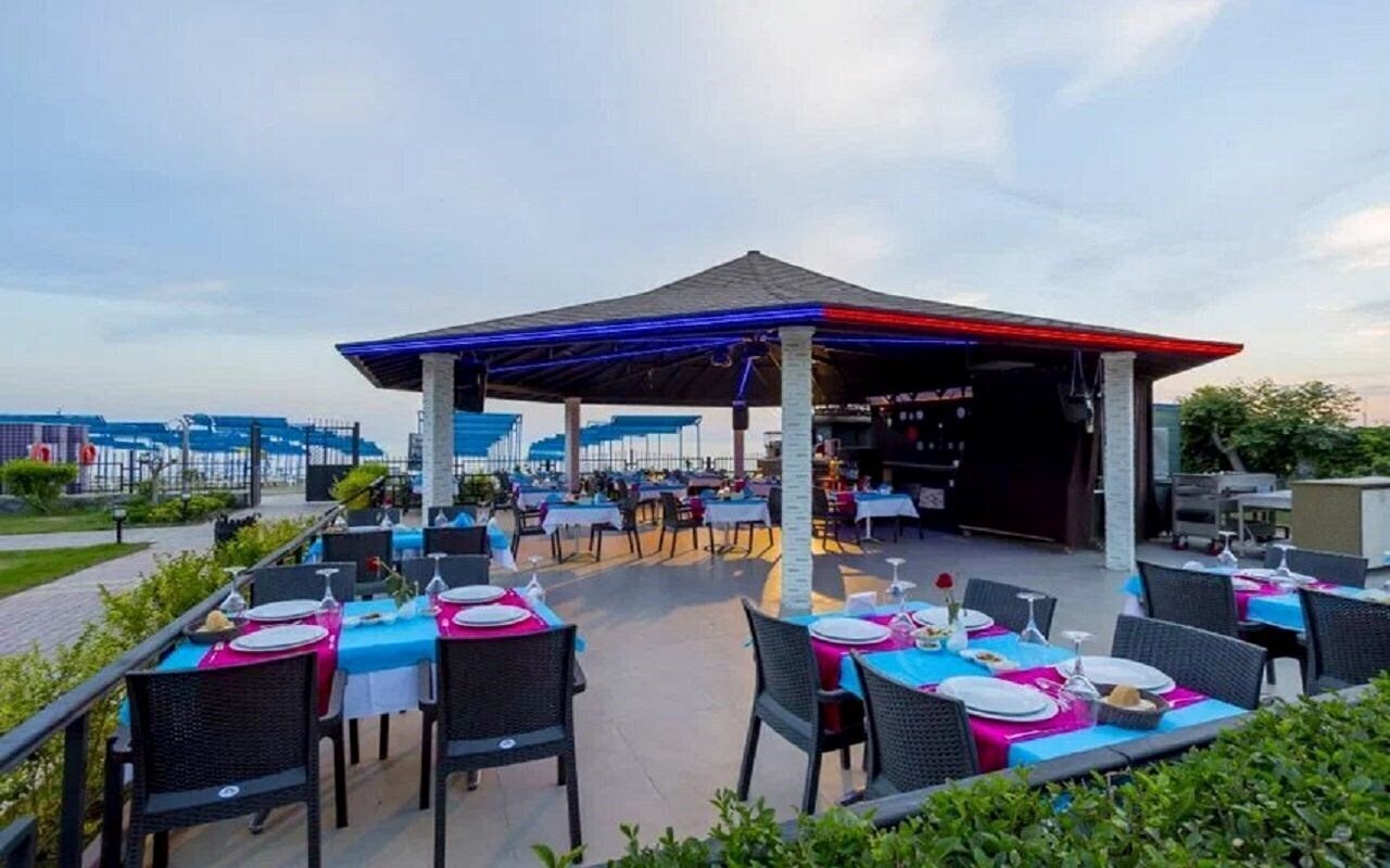 Панорама Mediterranean Breeze Hotel 4*