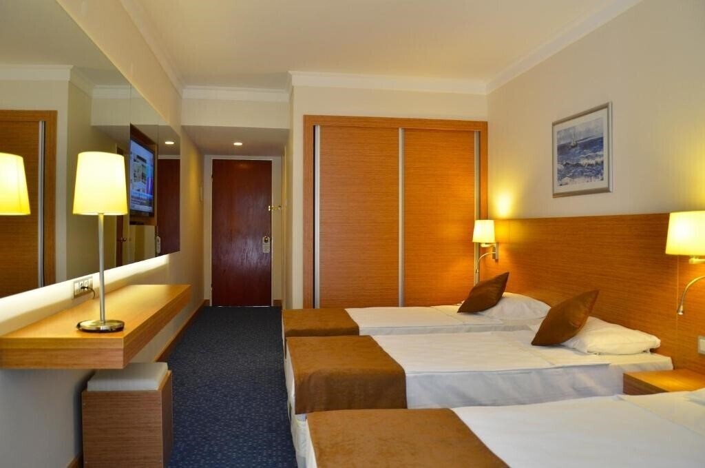 Территория Grand Efe 4*