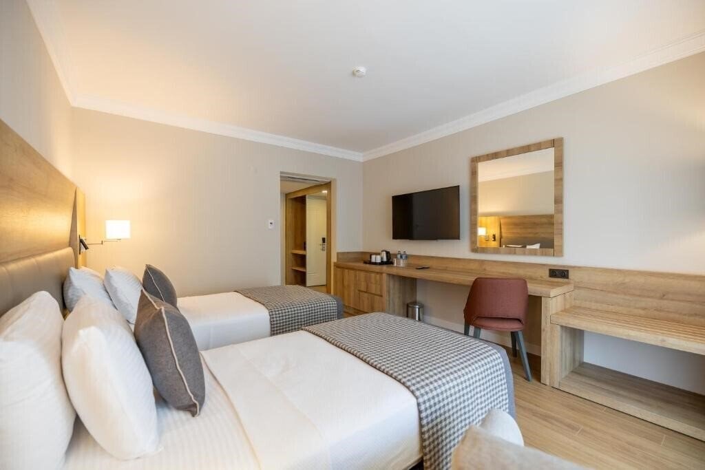 Вид Proxima Hotel (ex. Proxima Hotel Kusadasi, La Santa Maria Hotel, Sole Hotel Santa Maria, Luana Hotel Santa Maria, Vera Hotel Santa Maria) 4*