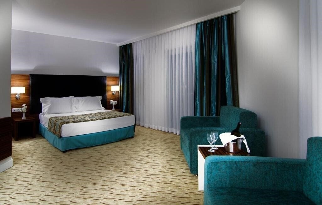 Панорама Palm Wings Beach Resort & Spa 5*