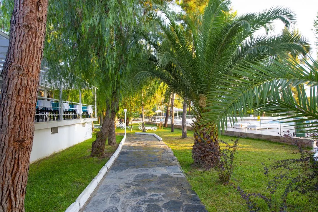 Панорама Flora Suites Hotel (ex. Flora Hotel Suites, Flora Hotel & Apart) 3*