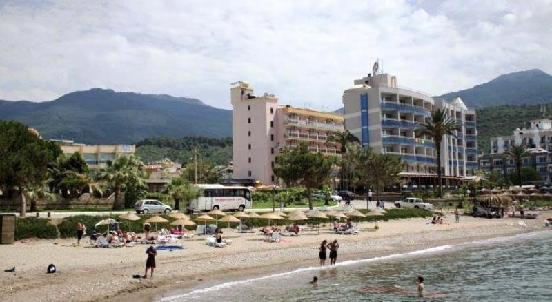 Территория Fiskos Beach Hotel (ex. La Perla Beach) 3*