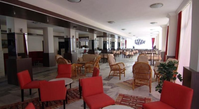 Апартаменты Fiskos Beach Hotel (ex. La Perla Beach) 3*