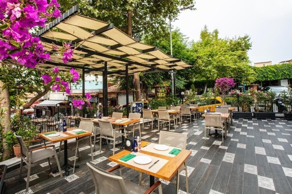 Панорама Eliada Hotel 3*