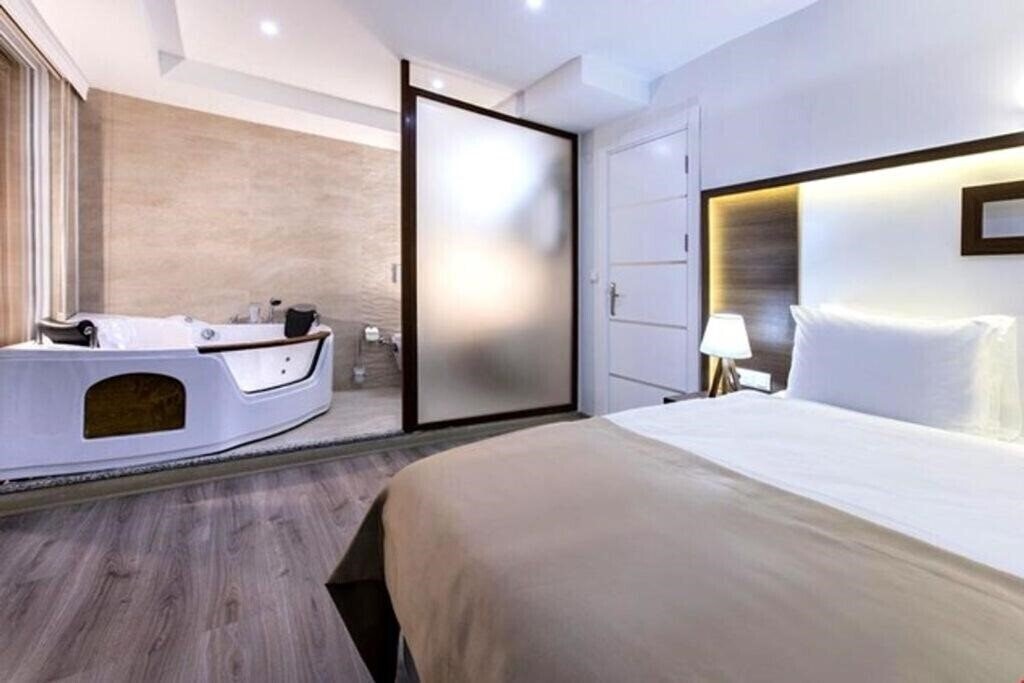 Вид Demir Suit Hotel 3*