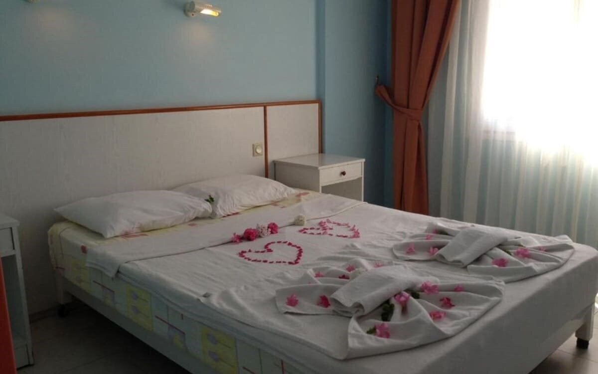 Апартаменти Golden Moon Apart Hotel 3*