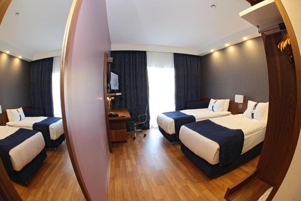 Картинка Holiday Inn Express Manisa 4*