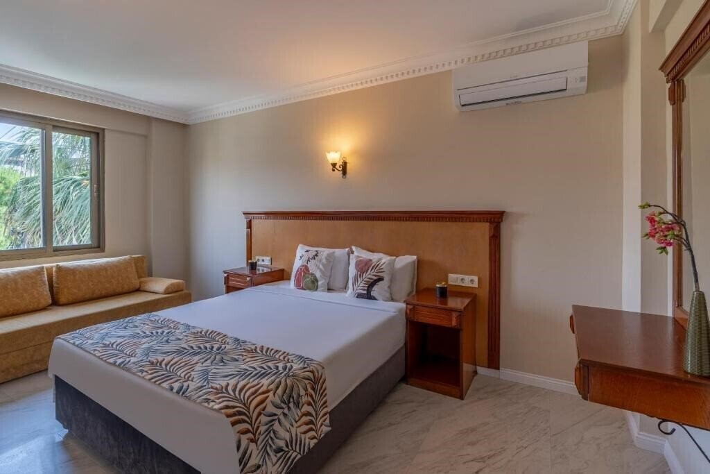 Вид Rosy Suites Hotel 2*