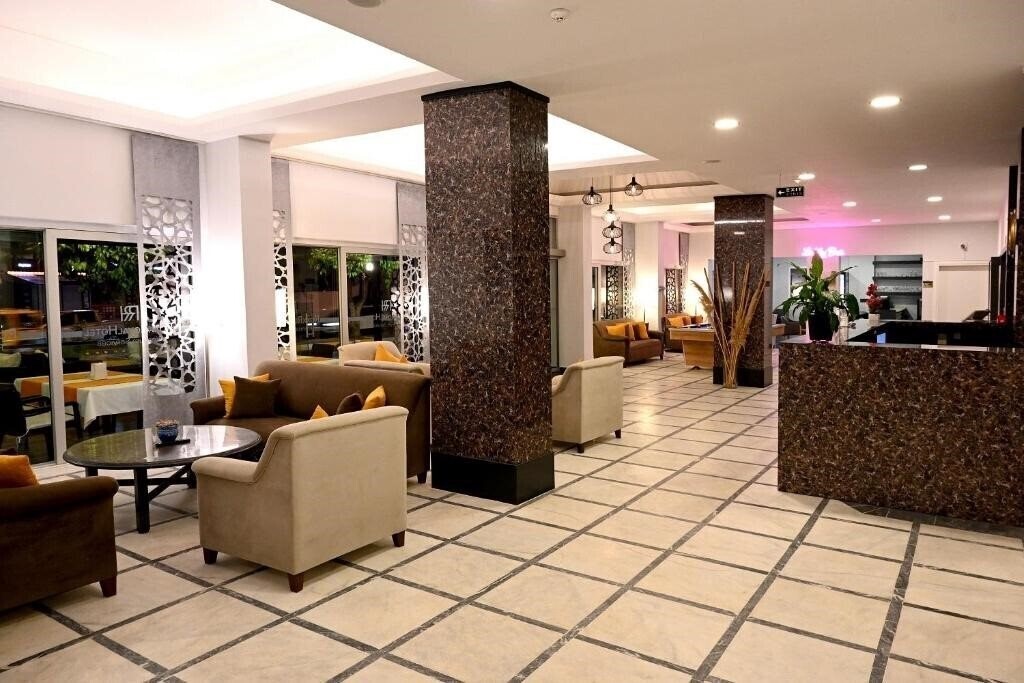 Вид Roxx Royal Hotel (ex. Kusadasi Roxx Royal Hotel Konaklama, Hotel Roxx Royal, Santur Hotel) 3*