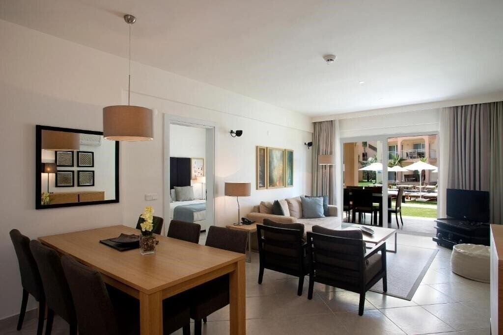 Панорама Unique Residence Hotel Golf & SPA (ex. Wyndham Residence Kusadasi Golf & SPA) 5*