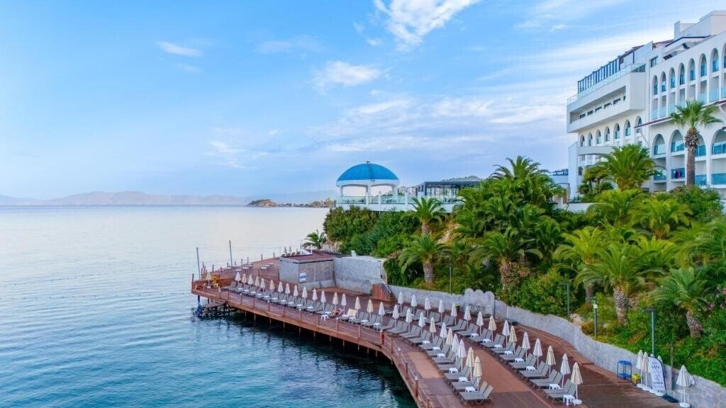 Готель Infinity by Yelken Kusadasi (ex. Imbat Hotel) 5*