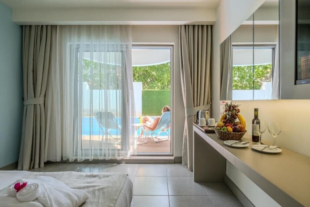 Отель Club Mersin Beach 4*