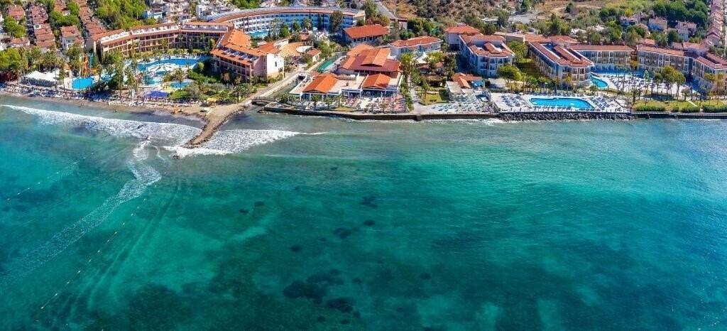 Отель Ephesia Holiday Beach Club 4*