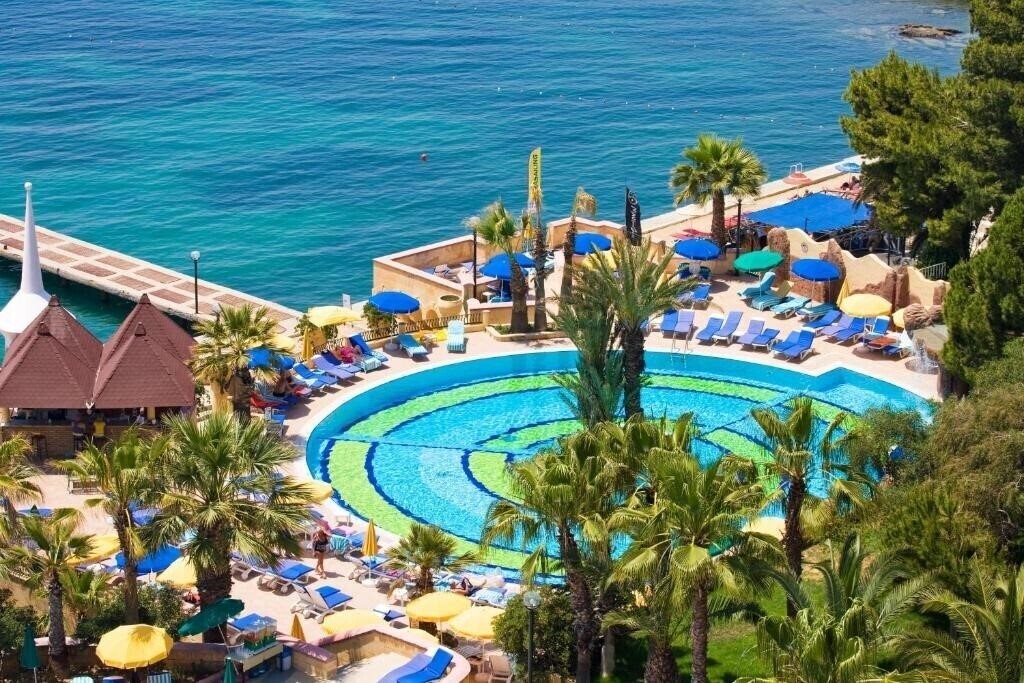 Панорама Fantasia Hotel DeLuxe 5*