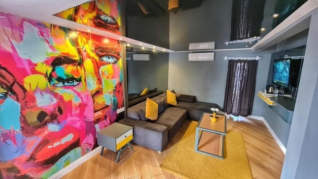 Фотографія Lets Stay Boutique Hotel 4*