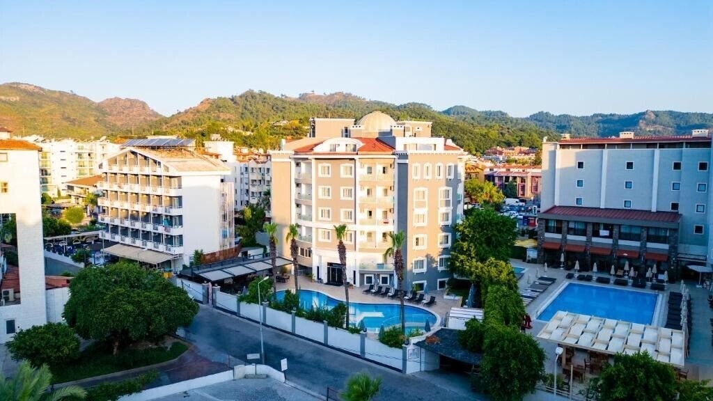 Территория Motto Premium Hotel 4*