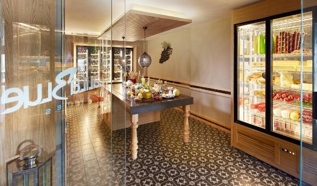 Панорама Lalila Blue Suites 5*