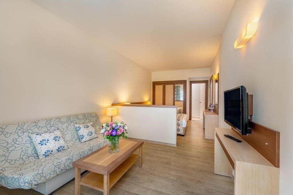 Вид Labranda Mares Marmaris 5*