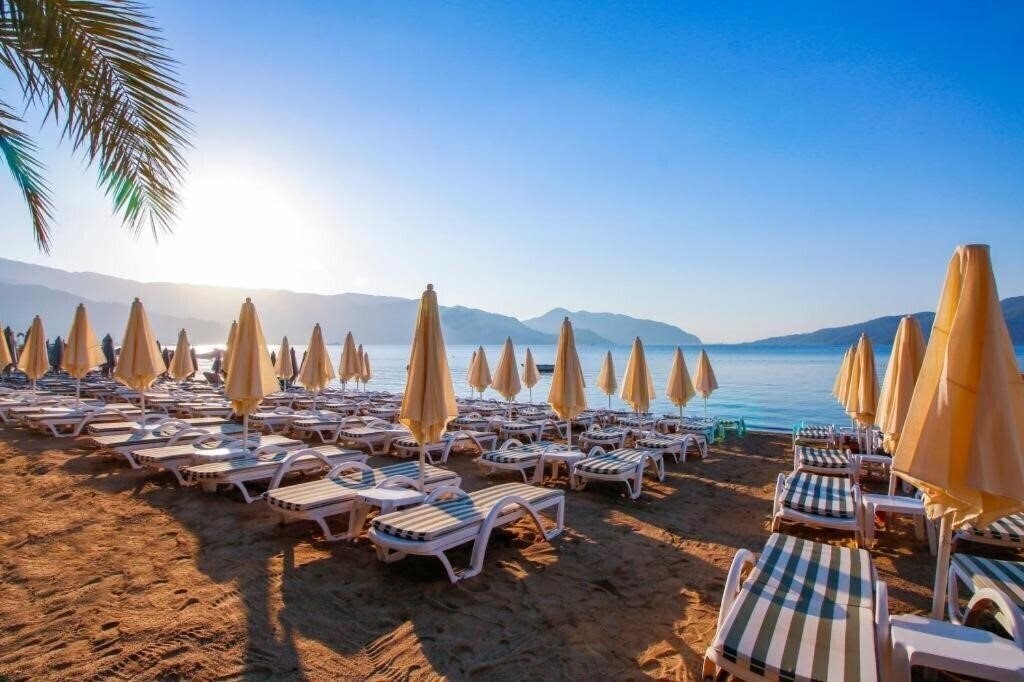 Фотографія Aurasia Beach Hotel (ex. Yesil Hurma, Malibu Beach) 3*