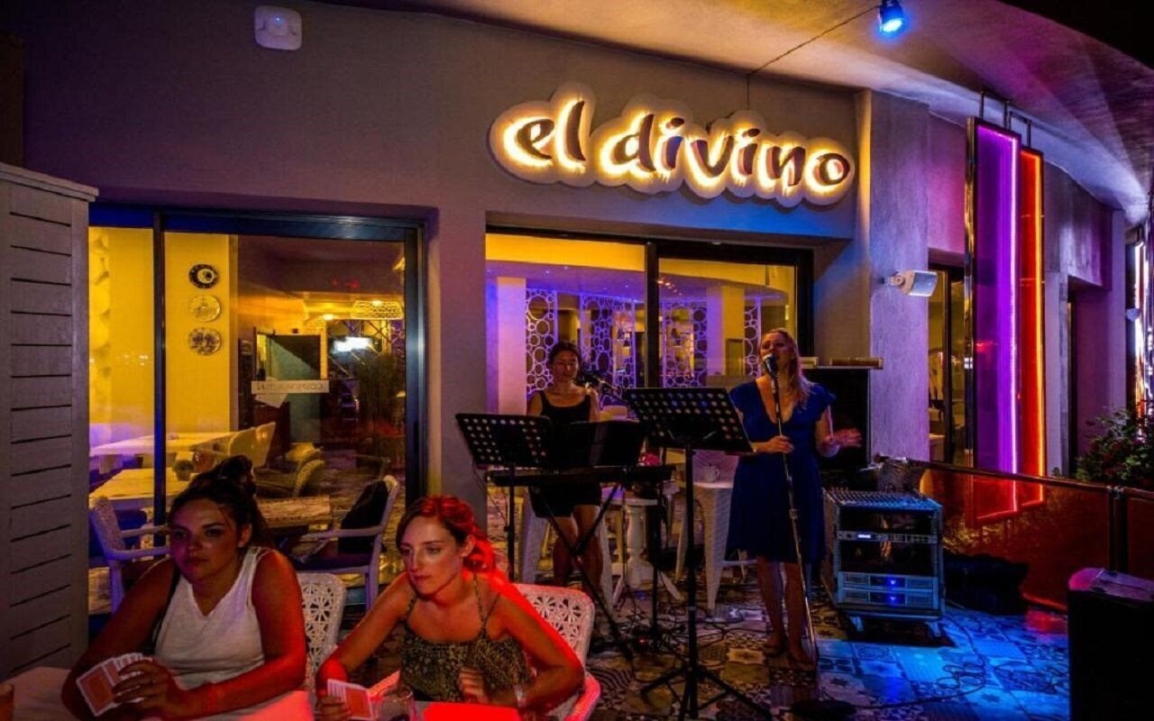 Апартаменты Costa Mare Suites (ex. Cosmopolitan Resort) 4*