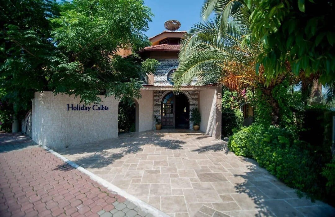 Территория Holiday Calbis 3*