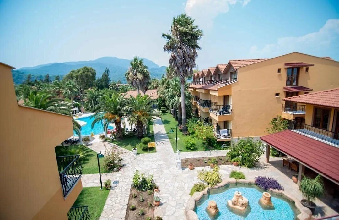 Апартаменты Holiday Calbis 3*