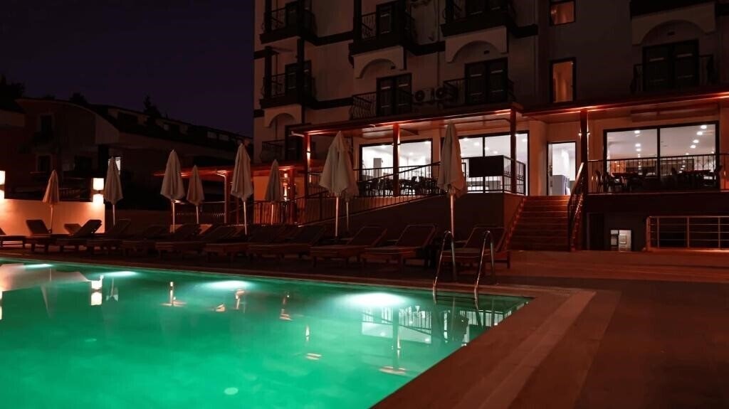 Панорама 7 Brothers Hotel 3*