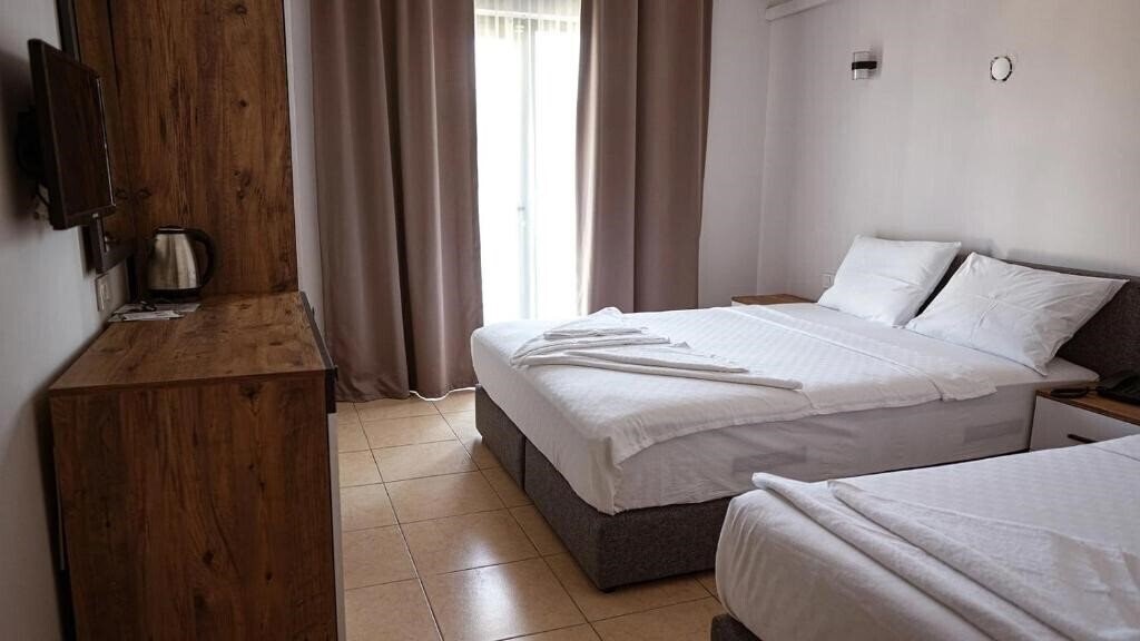 Апартаменти 7 Brothers Hotel 3*