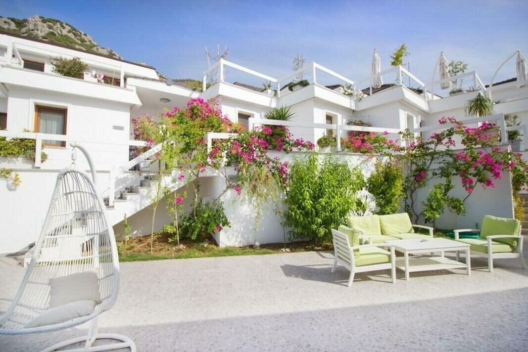 Территория Poseidon Boutique Hotel & Yacht Club 4*