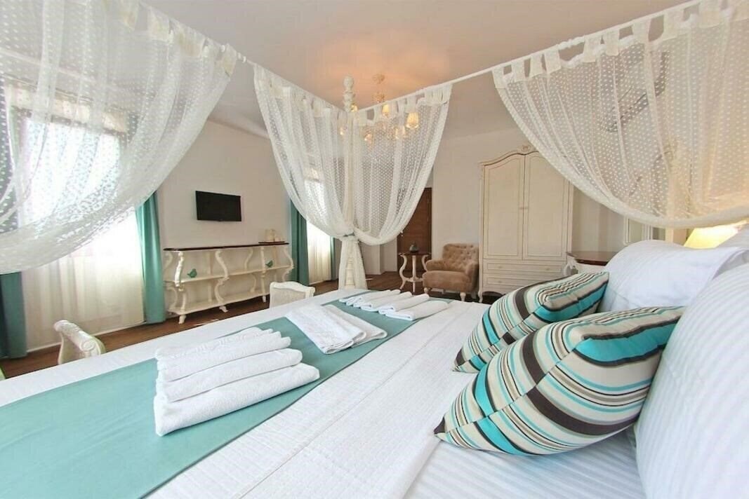 Панорама Poseidon Boutique Hotel & Yacht Club 4*