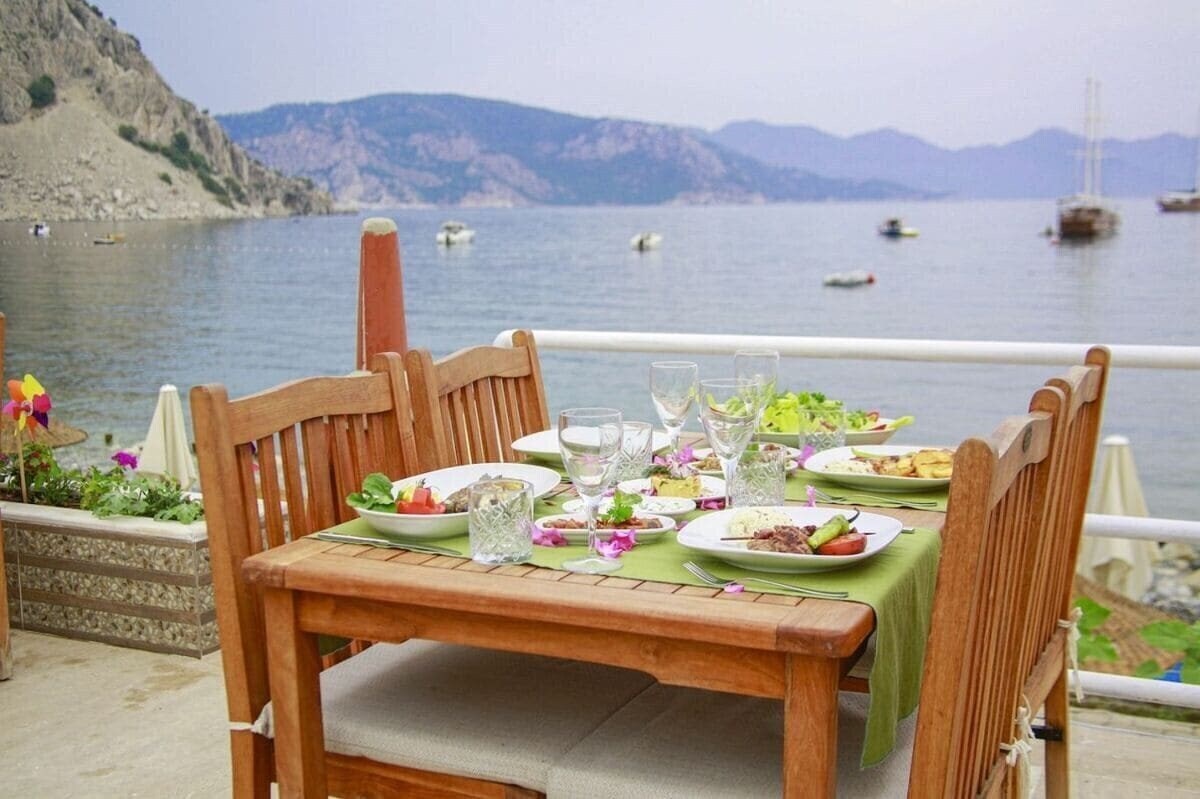 Апартаменты Zeybek Beach Hotel 3*