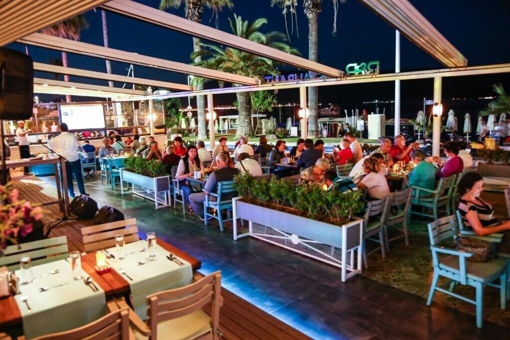 Зображення B&B Yuzbasi Beach (ex. Bliss Beach, Yuzbasi Hotel) 3*