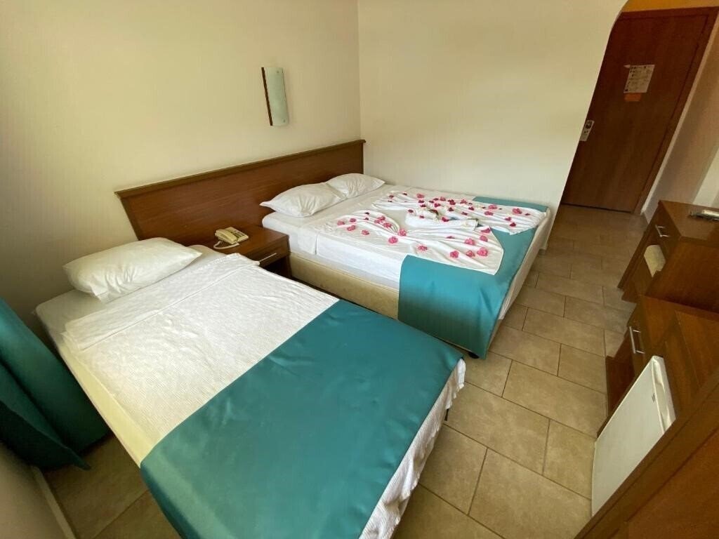 Вид B&B Yuzbasi Beach (ex. Bliss Beach, Yuzbasi Hotel) 3*