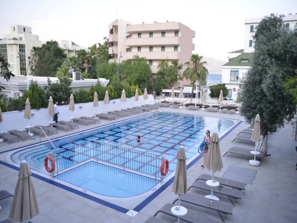 Апартаменти Adler Hotel 3*