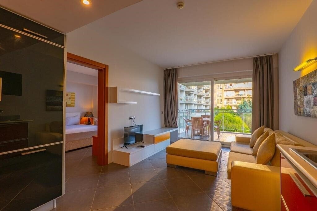 Территория Karya Family Resort Hotel (ex. Maxima Paradise Resort, Maxima Paradise Hotel, Paradise Resort Ozdere) 4*