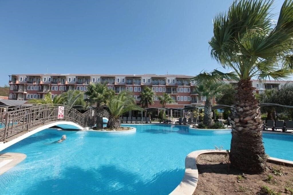 Изображение Club Yali Hotels & Resort 5*