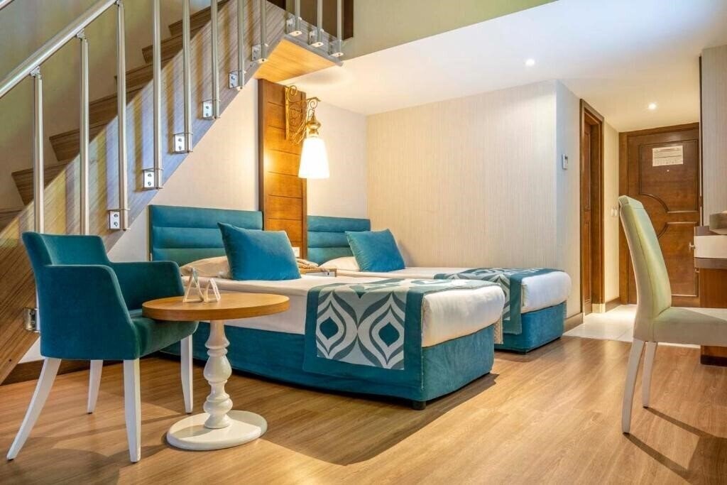 Территория Dream World Resort & SPA 5*