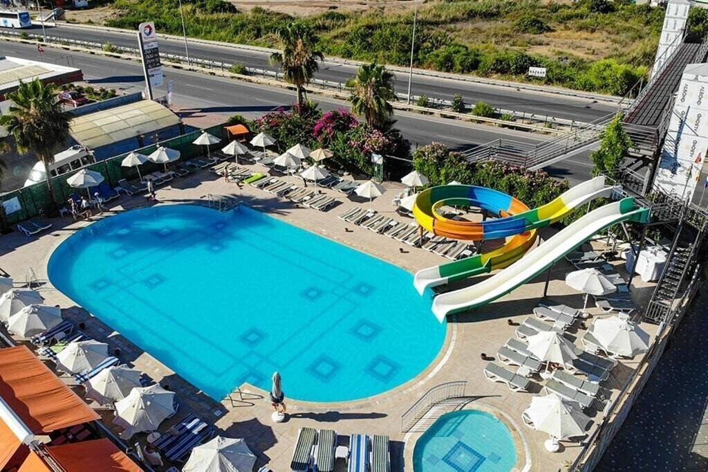 Вид Throne Beach Resort & SPA 5*