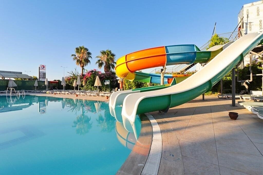 Территория Throne Beach Resort & SPA 5*