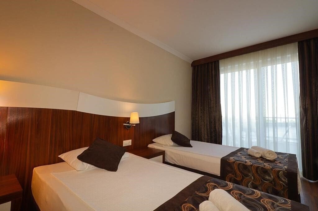 Панорама Throne Beach Resort & SPA 5*