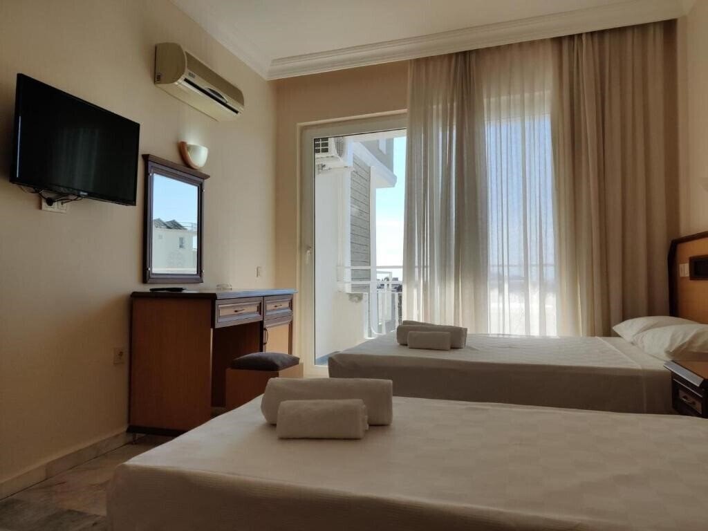 Готель Ozgurhan Hotel 3*