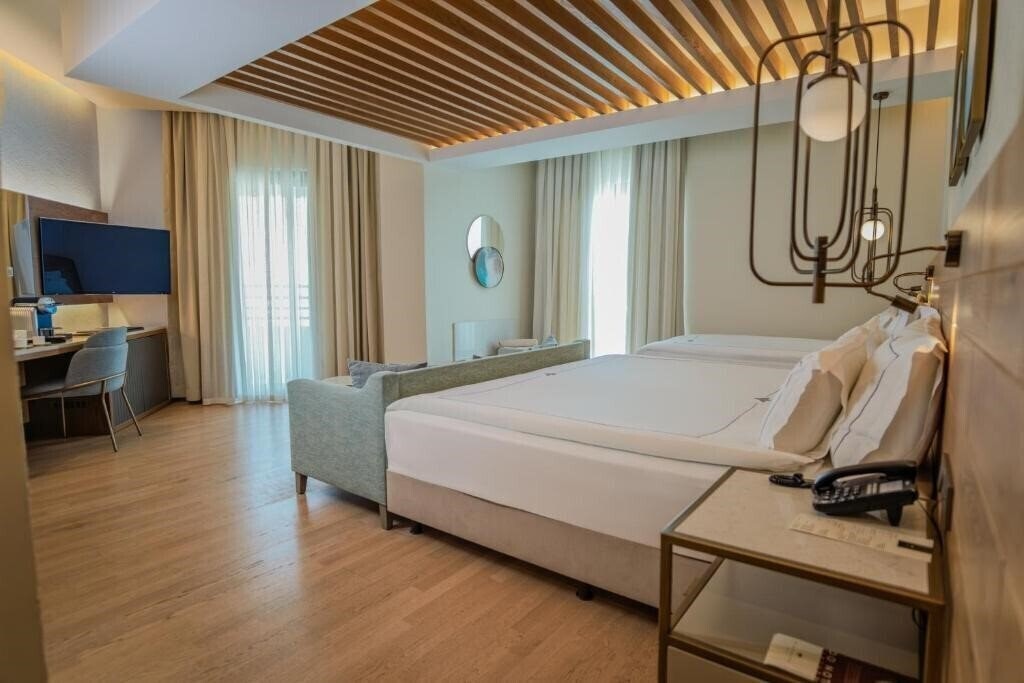 Фотография Miramare Beach Hotel 5*
